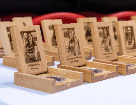 Az ezüstérmes csapat köszöntése