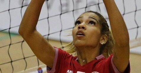 Genesis Francesco is szerződést hosszabbított