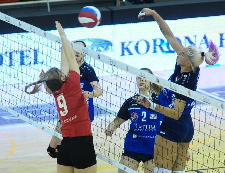 Szaszival teljes a keret