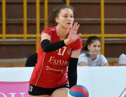 SZABÓ LILI VISSZATÉR!