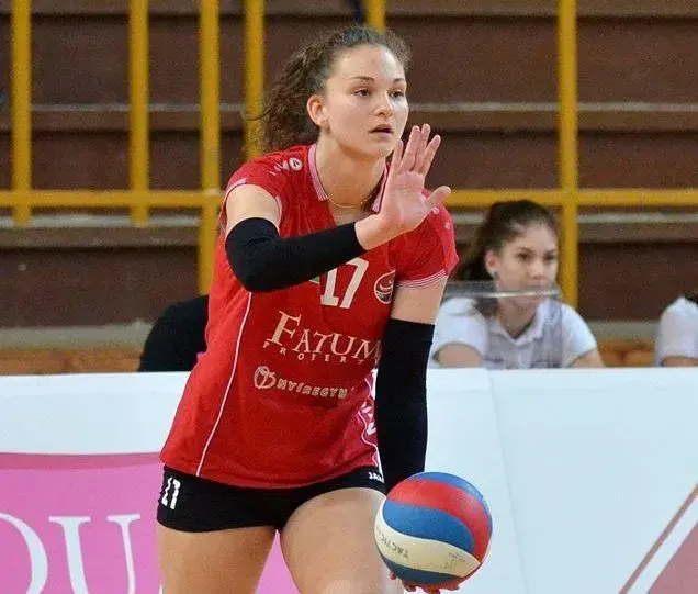 SZABÓ LILI VISSZATÉR!