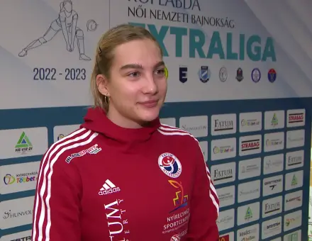 UTOLSÓKÉNT ÉRKEZETT, DE ELSŐ AKAR LENNI