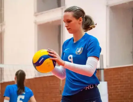 MAGYAR CENTER ÉRKEZETT